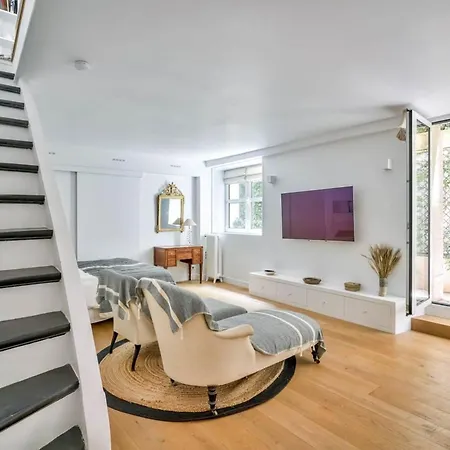 Superb In The Heart Of Saint-germain